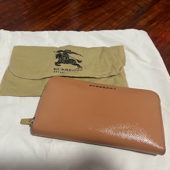Burberry women’s wallet pink beige - Picture 1 of 7